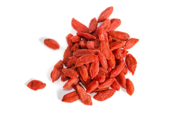 Bayas Goji Secas Aisladas Sobre Fondo Blanco —  Fotos de Stock