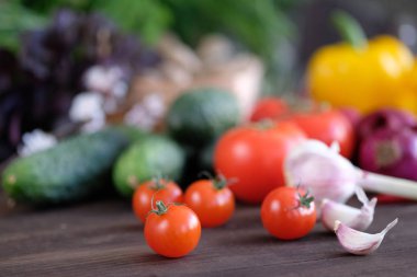 Vegetable.Fresh sebze: domates, salatalık, biber, sarımsak, ra