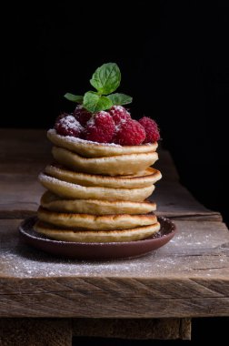  Krep ile Ahududu ahşap tablo