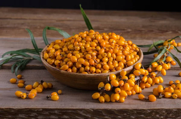 Sea Buckthorn Plate Sea Buckthorn Berries Wooden Table — Stock Photo, Image