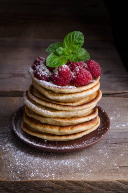  Krep ile Ahududu ahşap tablo