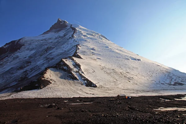 Klyuchevskaya grupo de volcanes . — Foto de Stock