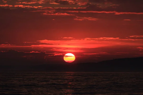 Pôr do sol no Mar Branco . — Fotografia de Stock