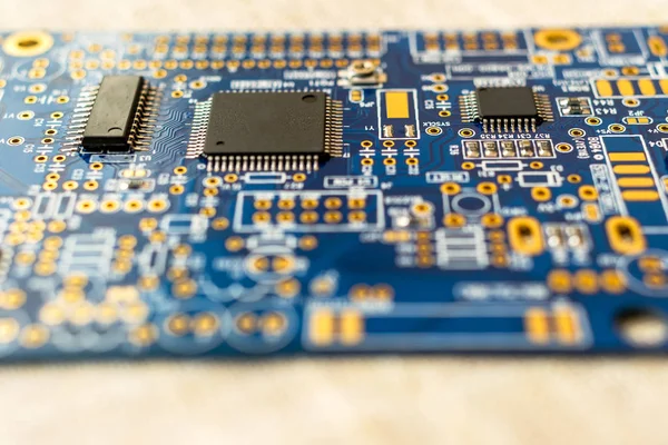 Circuito com microchips resistores e compon eletrônico smd — Fotografia de Stock