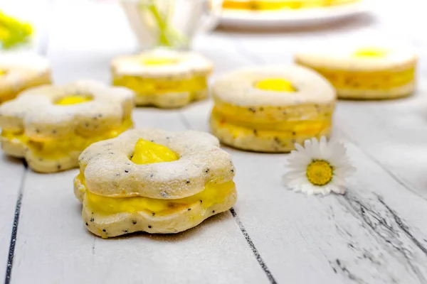 Пасхальне печиво, як яйця з цитрусовим кремом — стокове фото