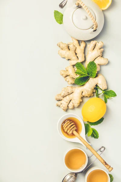 Ginger tea with lemon, honey and mint — Stock Photo, Image