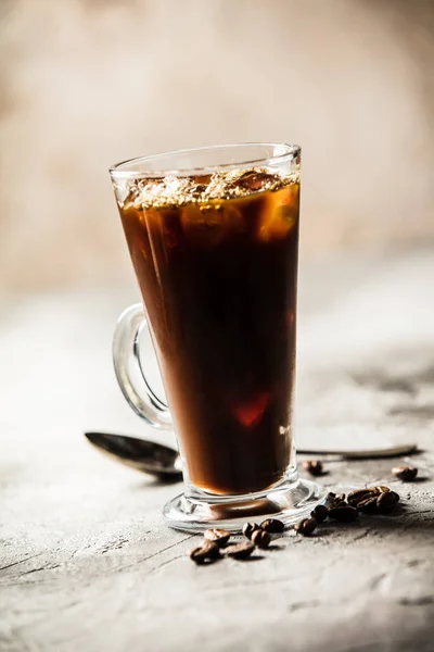 Mrożona kawa w rustykalnym stylu tabeli — Zdjęcie stockowe