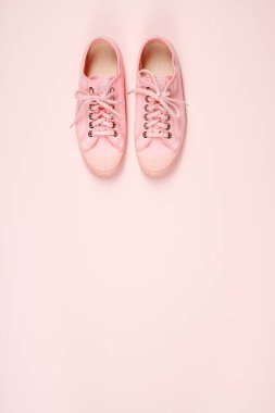 Pembe tuval spor ayakkabı