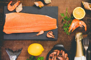 şarap ve deniz ürünleri