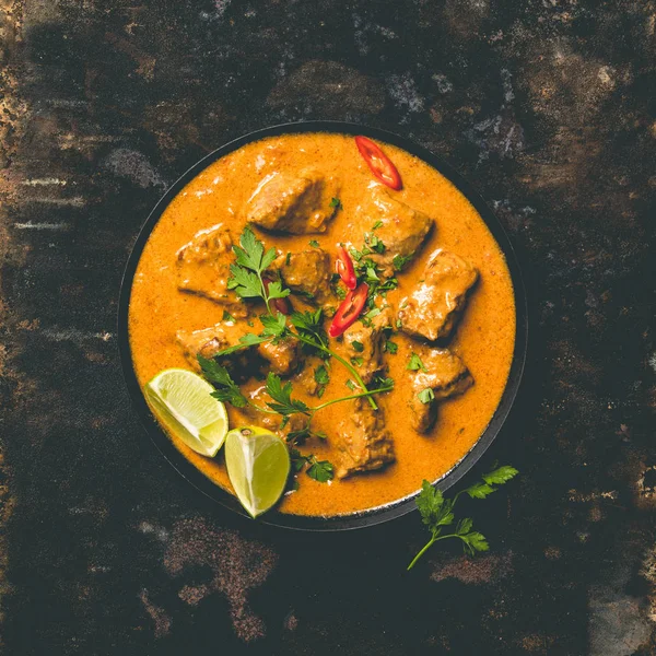 Traditional curry on dark background — Stock Photo, Image