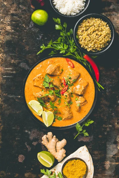 Curry tradicional e ingredientes — Foto de Stock