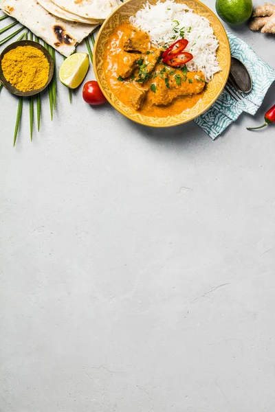 Traditional curry on concrete background — Stock Photo, Image