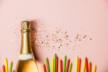 Düz kutlama yatıyordu