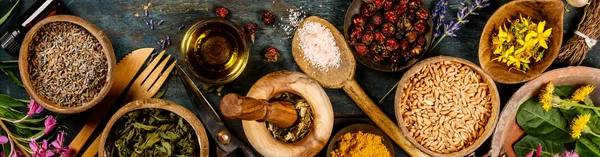 Flat lay of wild healing herbs — Stock Photo, Image