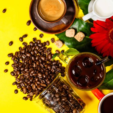 Sarı zemin üzerine çeşitli kahve