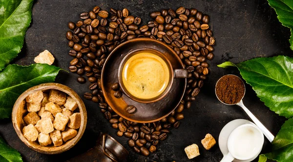Creative płaskie lay z kawy, mleka i cukru — Zdjęcie stockowe