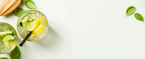 Gezonde zelfgemaakte limonade of cocktail — Stockfoto