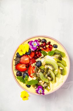Mango muz ananas zerdeçal güler yüzlü kase