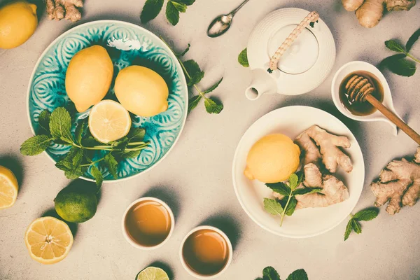 Ginger čaj s citronem, medem a mátou — Stock fotografie