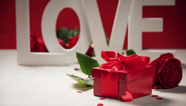 Concepto Del Día San Valentín Amor Letras Madera Sobre Fondo —  Fotos de Stock