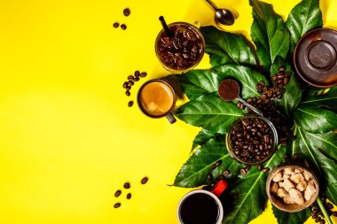 Sarı zemin üzerine çeşitli kahve