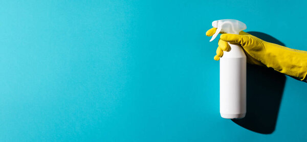 Распыление вируса очистки и дезинфекции, ковид-19, коронавирусная болезнь, профилактические меры. Санитарная и чистая стирка. Вирус был убит с помощью спрея, дезинфицирующего раствора. Стоп Ковид-19
.