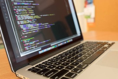 Elma defter üzerinde JavaScript kodlama