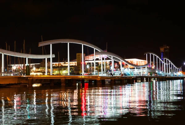 Barcelona Port Vell gece görünümü