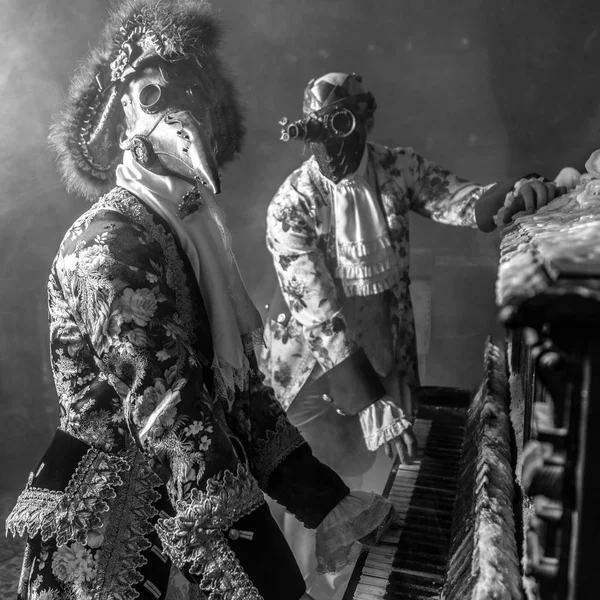 Acteurs Masques Punk Vapeur Costumes Antiques Noir Blanc Photo Art — Photo