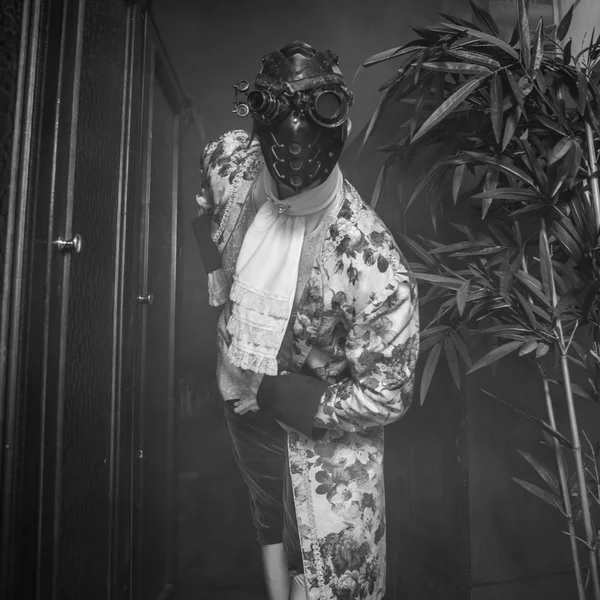 Oyuncu Buhar Punk Maskeleri Antika Kostüm Siyah Beyaz Sanat Fotoğraf — Stok fotoğraf