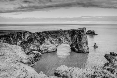 İzlanda doğanın güzel doğal manzara. Siyah-beyaz fotoğraf.