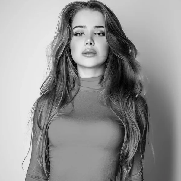 Jonge Sensuele Model Pose Van Vrouw Studio Zwart Wit Foto — Stockfoto