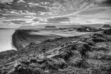 İzlanda doğanın güzel doğal manzara. Siyah-beyaz fotoğraf.