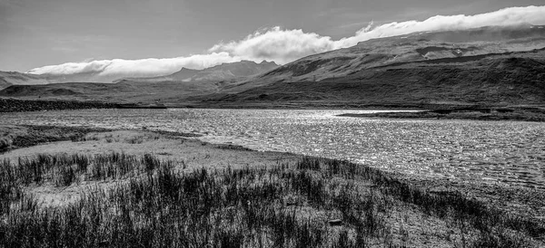 Hermoso Paisaje Paisajístico Naturaleza Islandesa Foto Blanco Negro —  Fotos de Stock