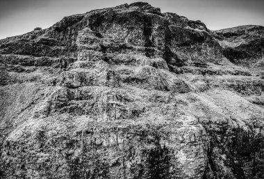 İzlanda doğanın güzel doğal manzara. Siyah-beyaz fotoğraf.