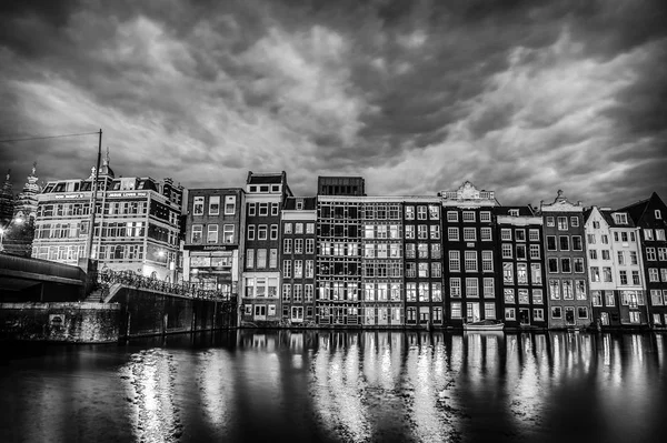 Casas Calles Tradicionales Ciudad Amsterdam Foto Blanco Negro — Foto de Stock