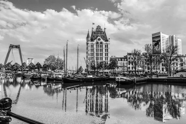 Rotterdam Holandia Maja 2017 Nowoczesne Budynki Architektura Miasta Czarno Białe — Zdjęcie stockowe