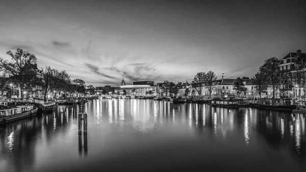 Ünlü Kanallar Bentleri Amsterdam City Günbatımı Sırasında Cityscape Geleneksel Hollanda — Stok fotoğraf