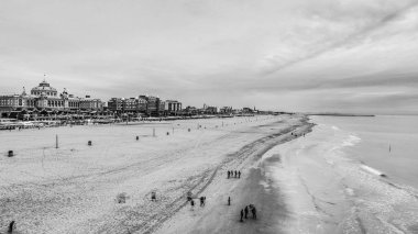 Lahey Scheveningen iskele. Siyah-beyaz fotoğraf.