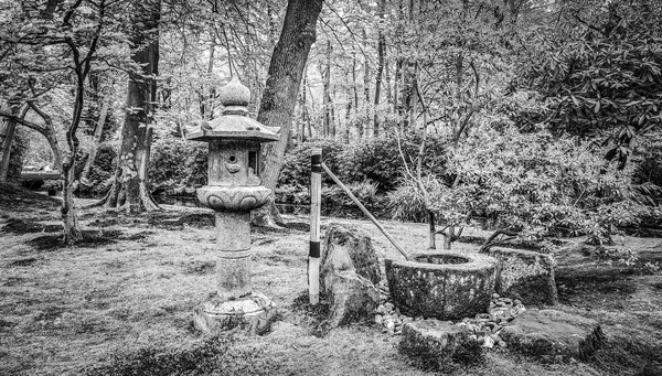 Παραδοσιακό Ιαπωνικό Κήπο Ασπρόμαυρη Φωτογραφία — Φωτογραφία Αρχείου
