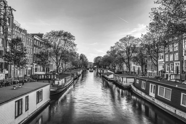 Kanály Náspy Amsterdam City Černo Bílé Fotografie — Stock fotografie