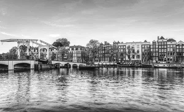 Canales Terraplenes Ámsterdam Foto Blanco Negro — Foto de Stock