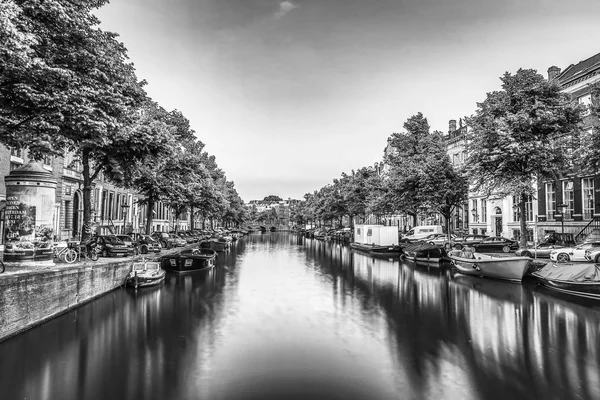 Каналів Набережних Amsterdam City Чорно Біла Фотографія — стокове фото