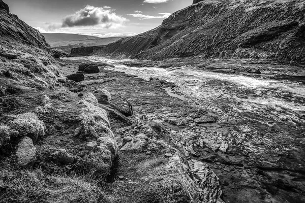 Pintoresco Paisaje Río Montaña Con Naturaleza Tradicional Islandia — Foto de Stock