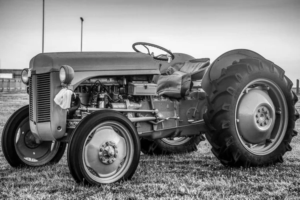 Ancient Icelandic Tractor Retro Agriculture Machinery — Stock Photo, Image