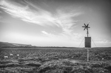 Volkanik alan lav ve rock ile kaplı. Siyah-beyaz fotoğraf.