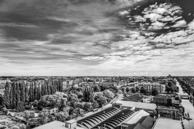 Utrecht city üstten. Siyah-beyaz fotoğraf.