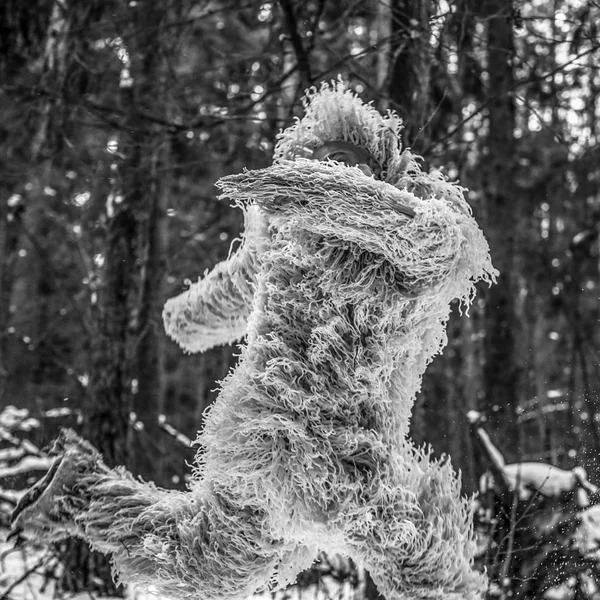 Yeti Mese Karakter Téli Erdő Kültéri Fantasy Fekete Fehér Fénykép — Stock Fotó