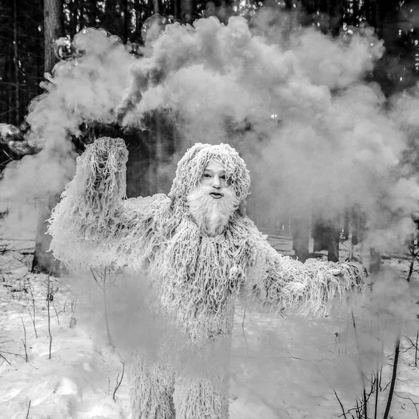 Yeti Saga Tecken Vinter Skog Utomhus Fantasy Svart Vitt Foto — Stockfoto