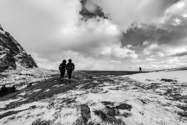 Fotógrafo Viagens Fazendo Fotos Ilhas Lofoten Preto Branco Noruega Paisagem — Fotografia de Stock